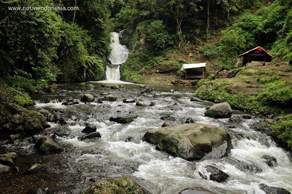 Curug Tilu Leuwi Opat